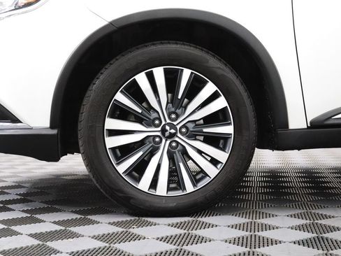 Used 2020 Mitsubishi Outlander SE AWD/4WD image 5