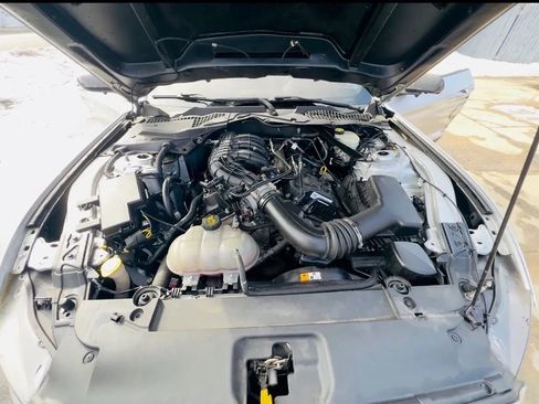 Used 2015 Ford Mustang Convertible w/ Equipment Group 051A image 39