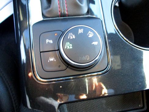 Used 2022 Chevrolet Blazer RS w/ Enhanced Convenience Package image 3