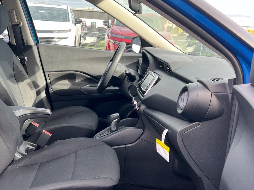 Certified 2025 Nissan Kicks Play S FWD image 5