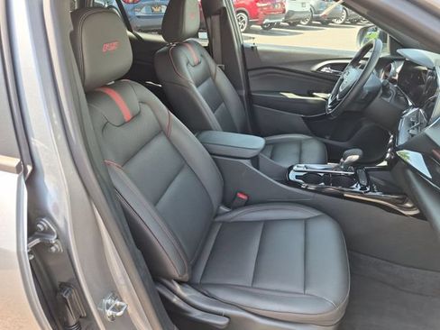 Used 2024 Chevrolet Trax RS w/ Sunroof Package FWD image 29