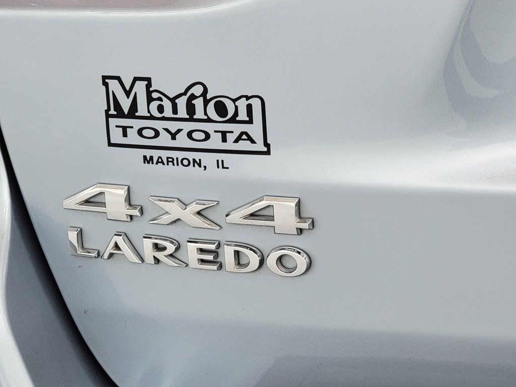 Used 2013 Jeep Grand Cherokee Laredo AWD/4WD image 9