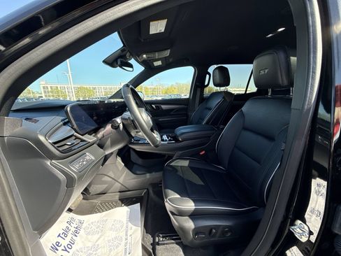 Used 2025 Buick Enclave Sport Touring AWD/4WD image 12