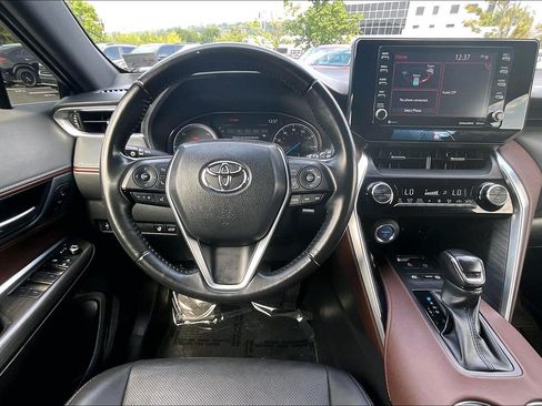 Used 2021 Toyota Venza XLE w/ Softex Package AWD/4WD image 5