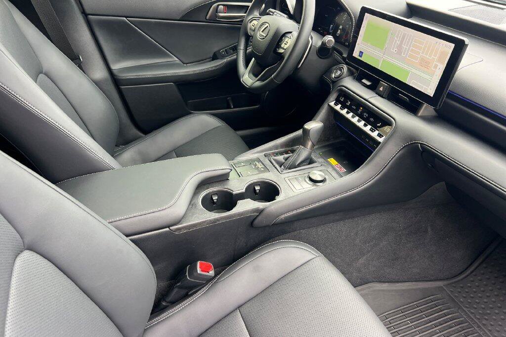 Used 2026 Lexus IS 350 F Sport RWD image 15