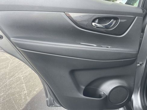 Used 2020 Nissan Rogue SV AWD/4WD image 12