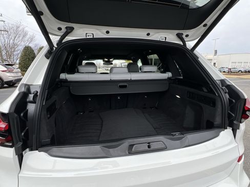 Used 2026 BMW X5 xDrive40i w/ M Sport Package image 24
