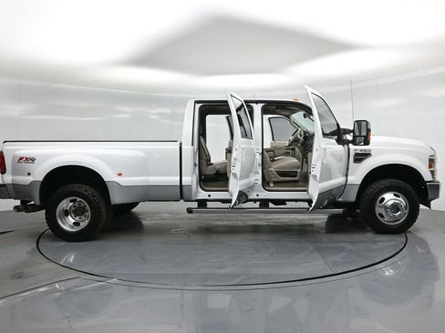 Used 2010 Ford F350 Lariat image 4