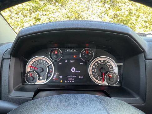 Used 2017 RAM 1500 Laramie image 23