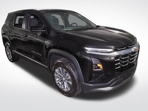 Used 2025 Chevrolet Equinox LT image 3