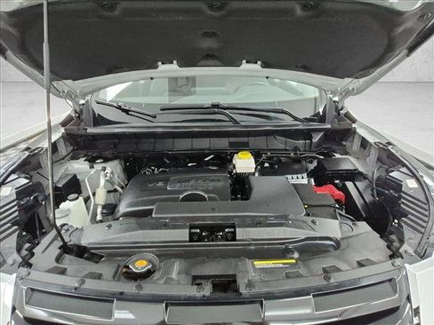 Used 2024 Nissan Pathfinder SL AWD/4WD image 25