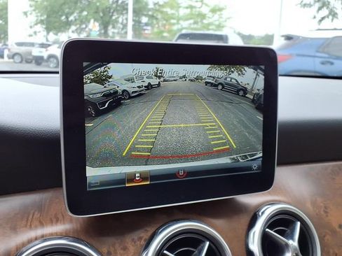Used 2019 Mercedes-Benz GLA 250 4MATIC image 16