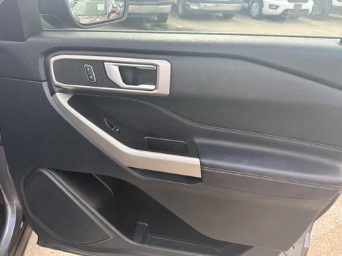 Used 2024 Ford Explorer XLT w/ Equipment Group 202A image 13