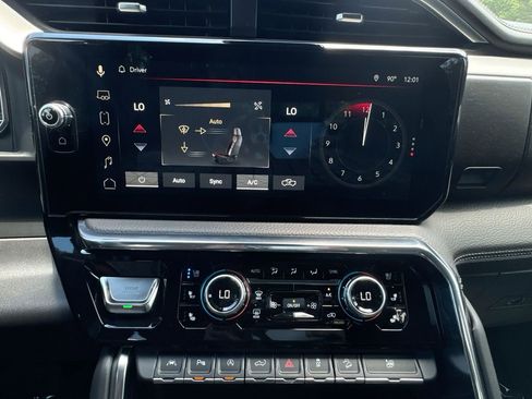Used 2024 GMC Sierra 1500 Denali w/ Technology Package AWD/4WD image 25