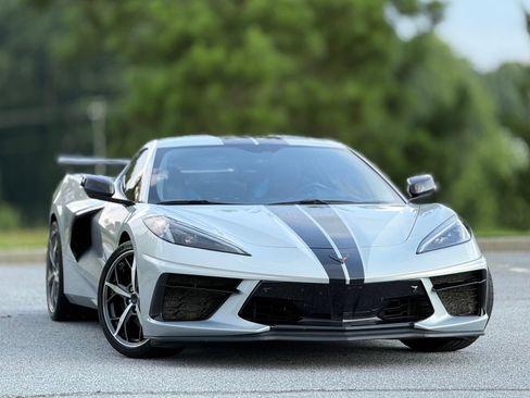 Used 2021 Chevrolet Corvette Stingray Premium Cpe w/ Z51 Performance Package RWD image 4