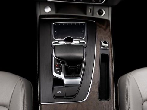 Used 2019 Audi Q5 Prestige w/ Prestige Package image 23