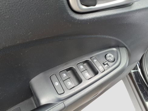 Used 2021 Hyundai Venue SE w/ Cargo Package image 15