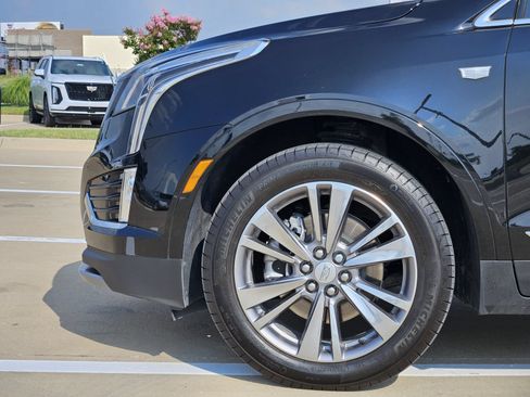 Used 2025 Cadillac XT5 Premium Luxury FWD image 11