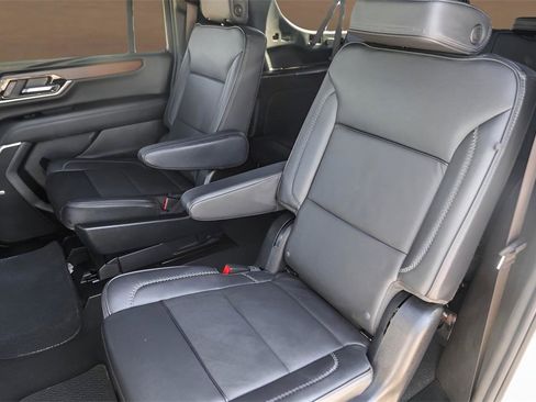 Used 2025 GMC Yukon XL Denali image 25