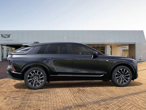 New 2024 Cadillac Lyriq Sport image 5