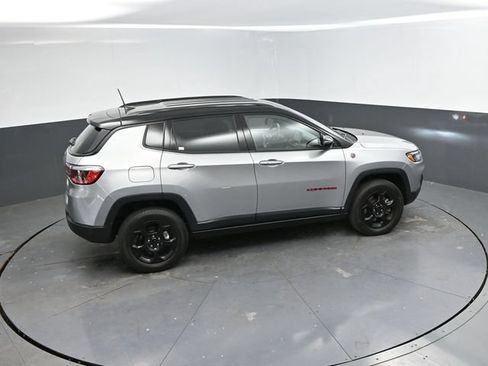 Used 2023 Jeep Compass Trailhawk AWD/4WD image 36