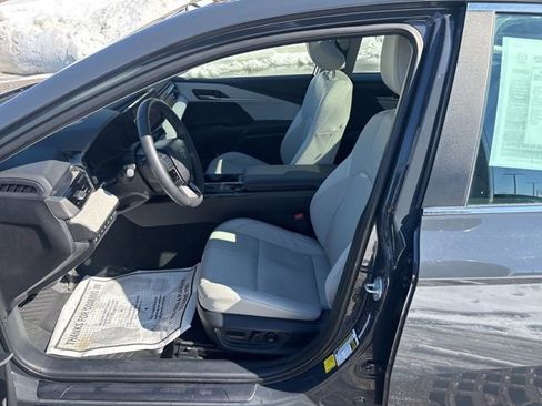 Used 2025 Toyota Camry XLE w/ Premium Plus Package image 11