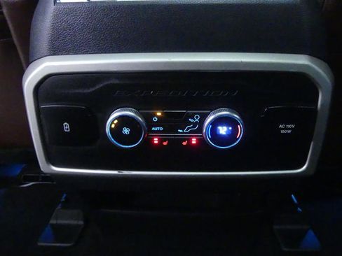 Used 2022 Ford Expedition Max Limited image 22