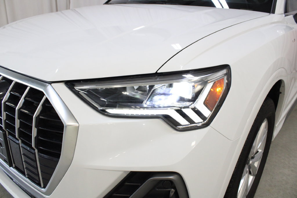 Used 2024 Audi Q3 2.0T Premium w/ Convenience Package AWD/4WD image 34