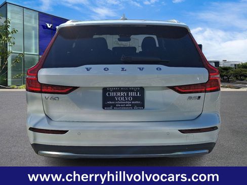 Certified 2025 Volvo V60 B5 Cross Country Plus image 6