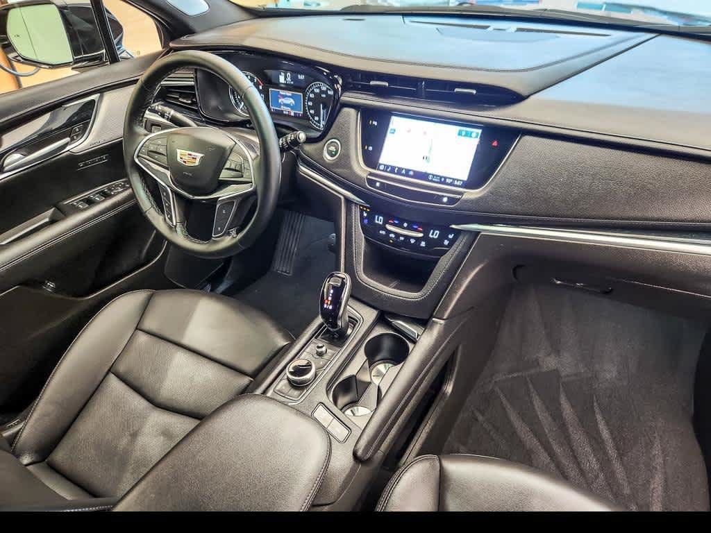 Certified 2025 Cadillac XT5 Premium Luxury w/ LPO, Floor Liner Package AWD/4WD image 27