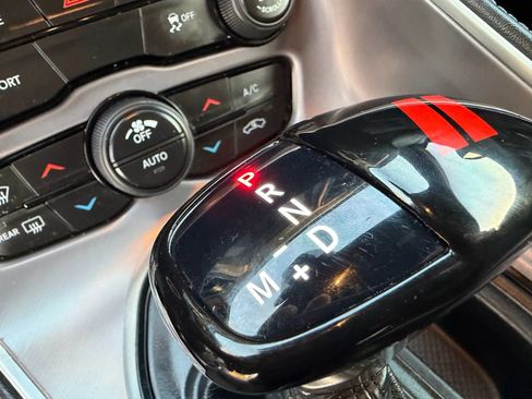 Used 2019 Dodge Challenger SXT image 22