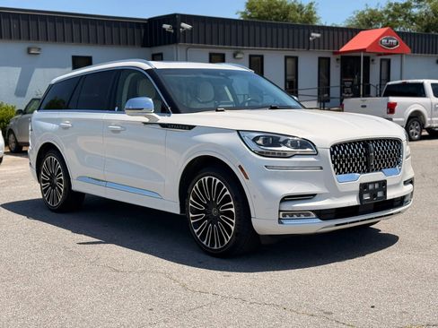 Used 2022 Lincoln Aviator Black Label w/ Dynamic Handling Package AWD/4WD image 3
