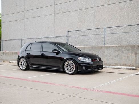 Used 2021 Volkswagen Golf S image 58