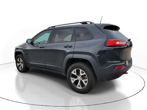 Used 2017 Jeep Cherokee Trailhawk w/ Comfort & Convenience Group AWD/4WD image 3