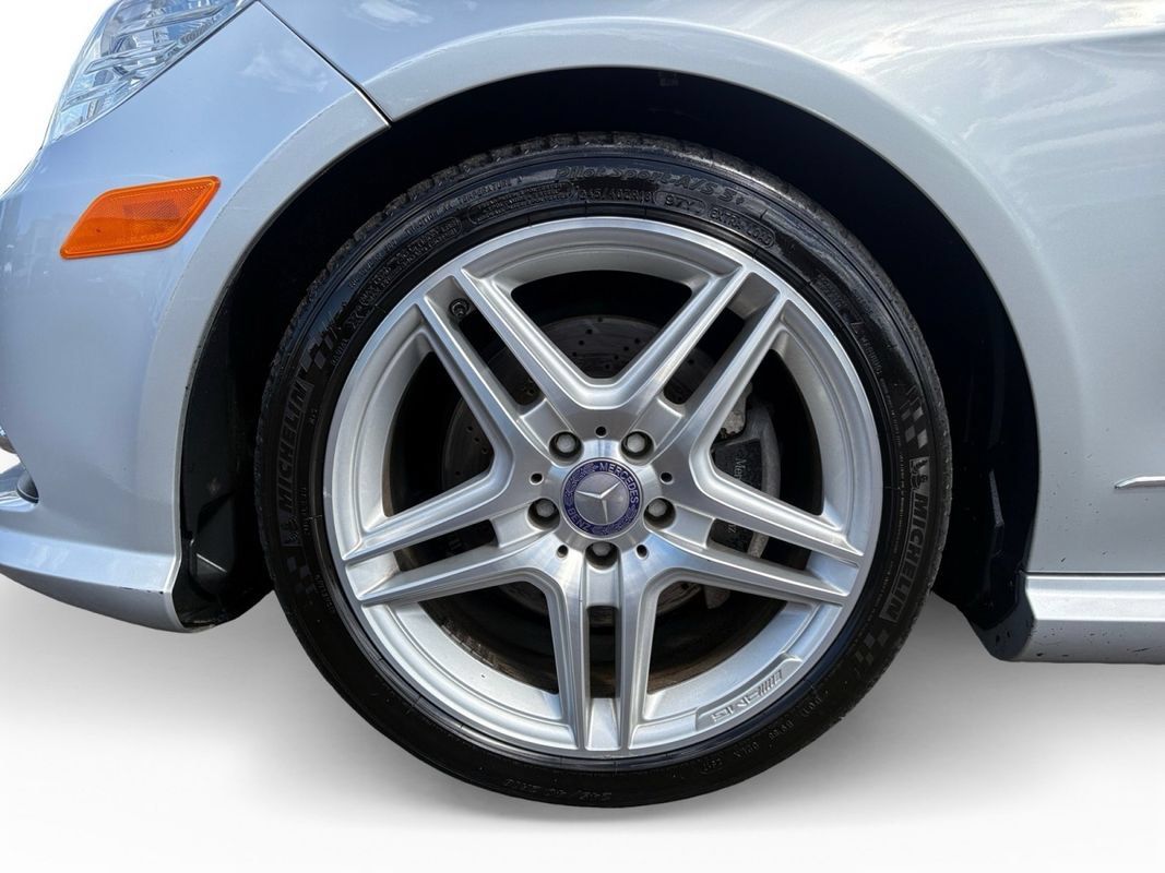 Used 2013 Mercedes-Benz E 350 4MATIC Sedan image 9