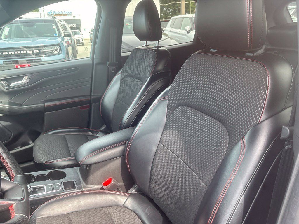 Used 2024 Ford Escape ST-Line w/ Tech Pack #1 FWD image 22