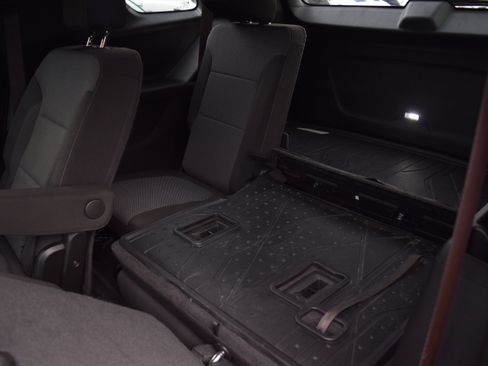 Used 2023 Chevrolet Traverse LT w/ LPO, Floor Liner Package AWD/4WD image 9
