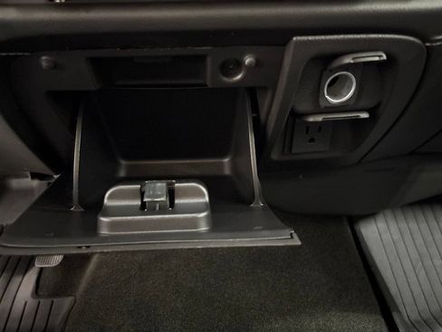 Used 2018 Chevrolet Silverado 1500 LTZ w/ LTZ Plus Package AWD/4WD image 21