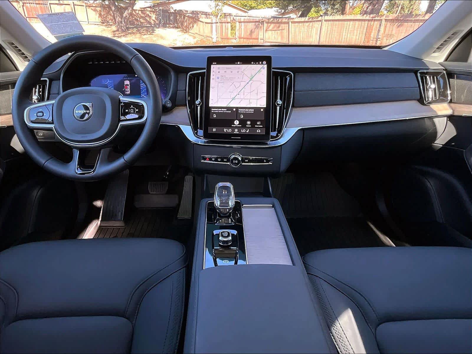 Used 2026 Volvo XC90 B5 Plus w/ Protection Package AWD/4WD image 19