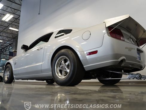 Used 2006 Ford Mustang GT RWD image 26