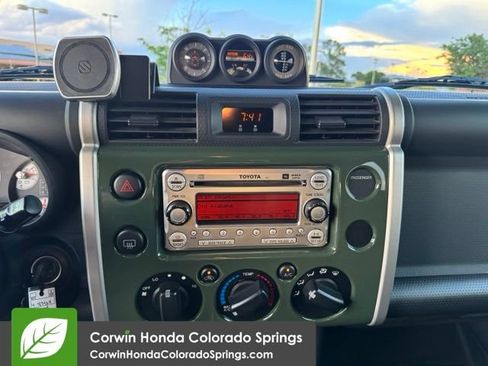 Used 2014 Toyota FJ Cruiser 4WD w/ Upgrade Package image 19
