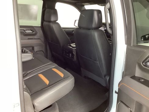 Used 2025 GMC Sierra 1500 AT4 w/ AT4 Preferred Package AWD/4WD image 39