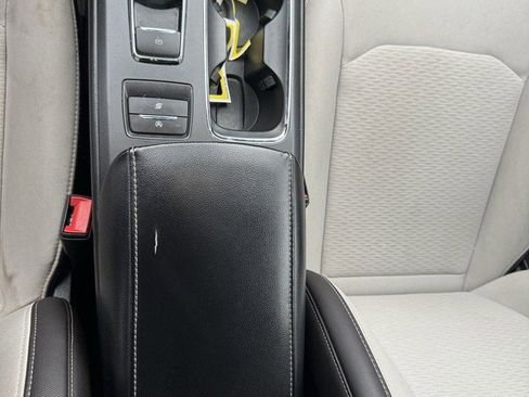 Used 2020 Ford Fusion SE w/ Equipment Group 151A image 15