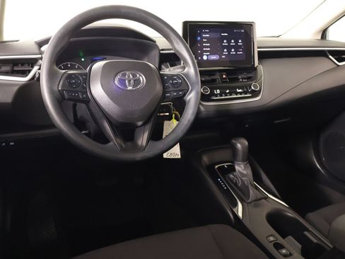 Used 2023 Toyota Corolla LE FWD image 2