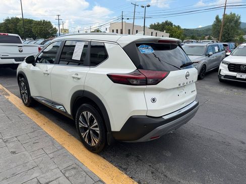 Used 2023 Nissan Rogue SV w/ SV Premium Package AWD/4WD image 6