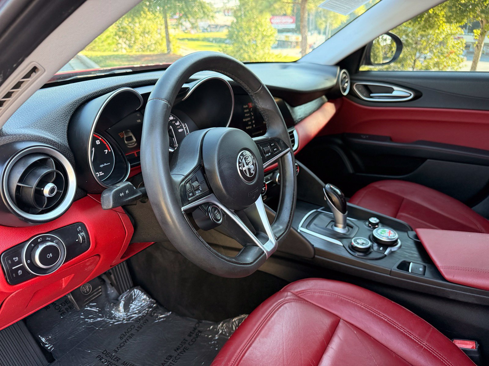 Used 2017 Alfa Romeo Giulia AWD image 22