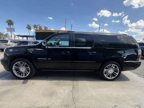 Used 2013 Cadillac Escalade ESV Premium AWD/4WD image 7