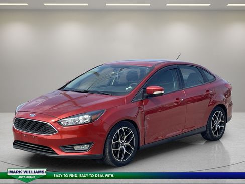 Used 2018 Ford Focus SEL FWD image 2