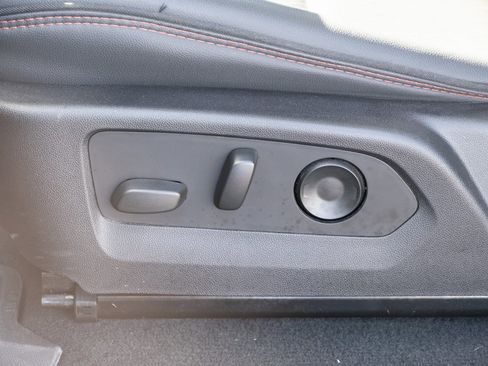 Used 2024 GMC Canyon AT4X image 13