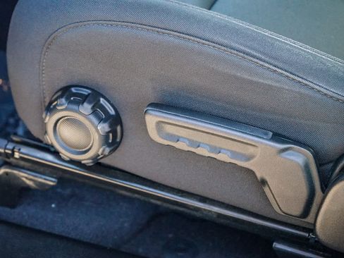 Used 2023 Jeep Wrangler Unlimited w/ Sun & Screen Package image 20